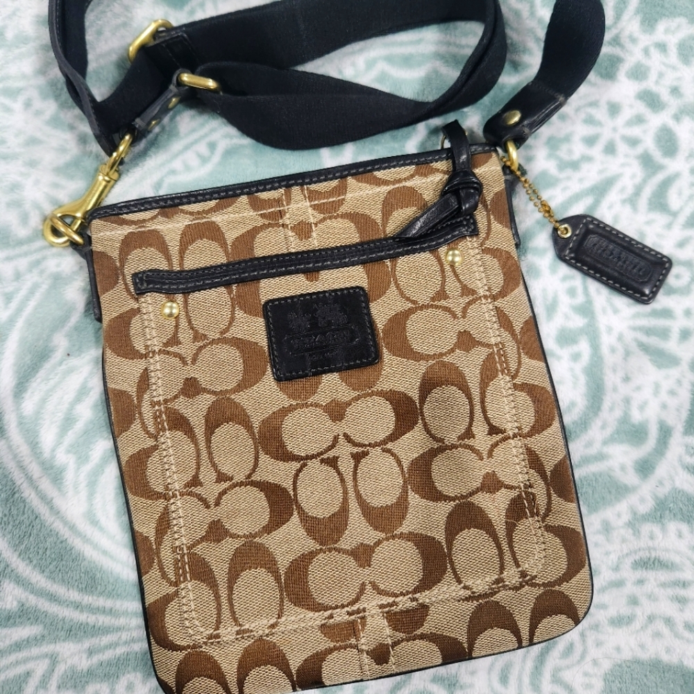Vintage Coach crossbody bag